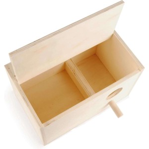 Houten broedkast met gat rechts voor parkieten