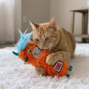Kattenspeeltje KONG Kickeroo Highland Cow Assorti